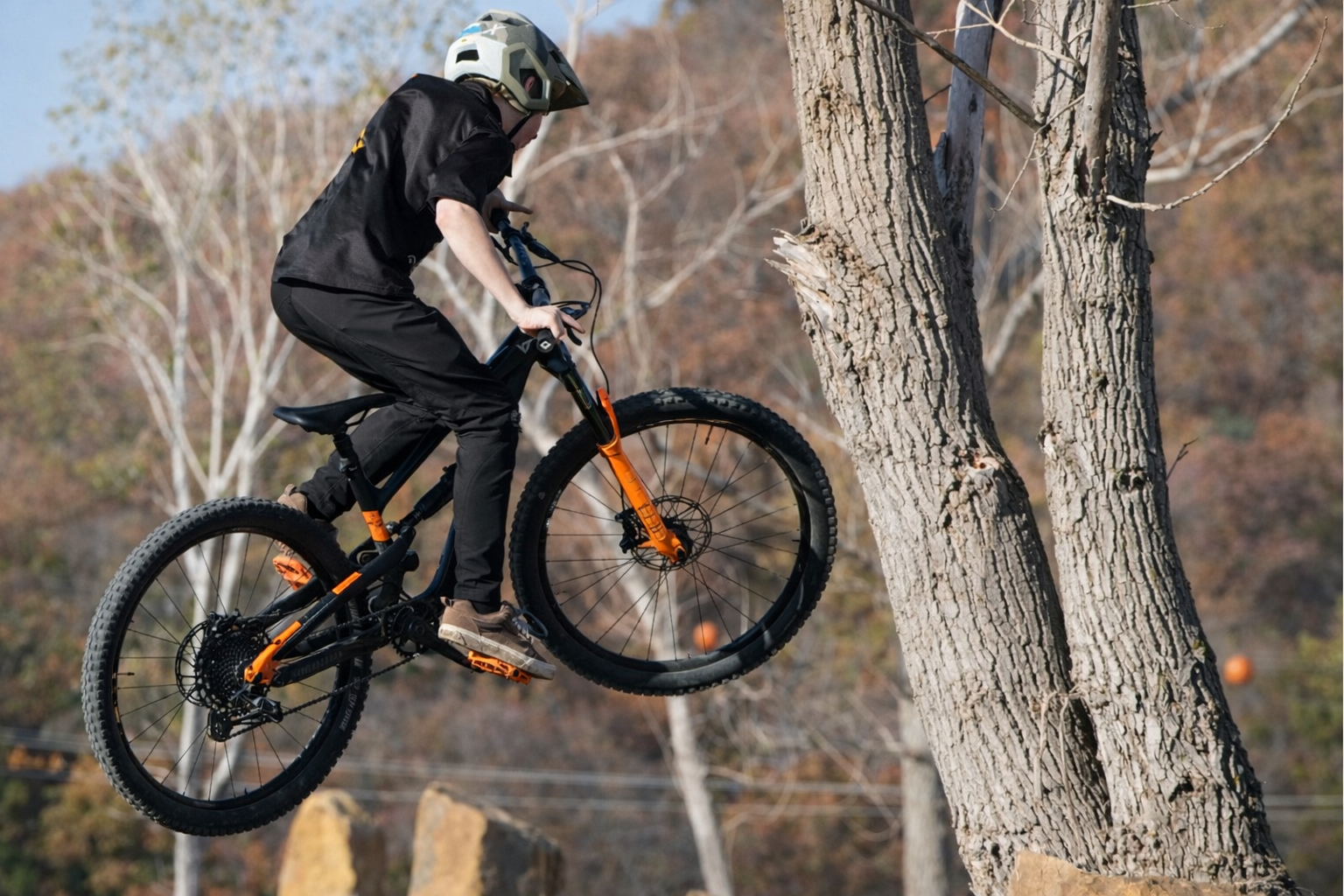 Hardtail Action — Jump / Trail